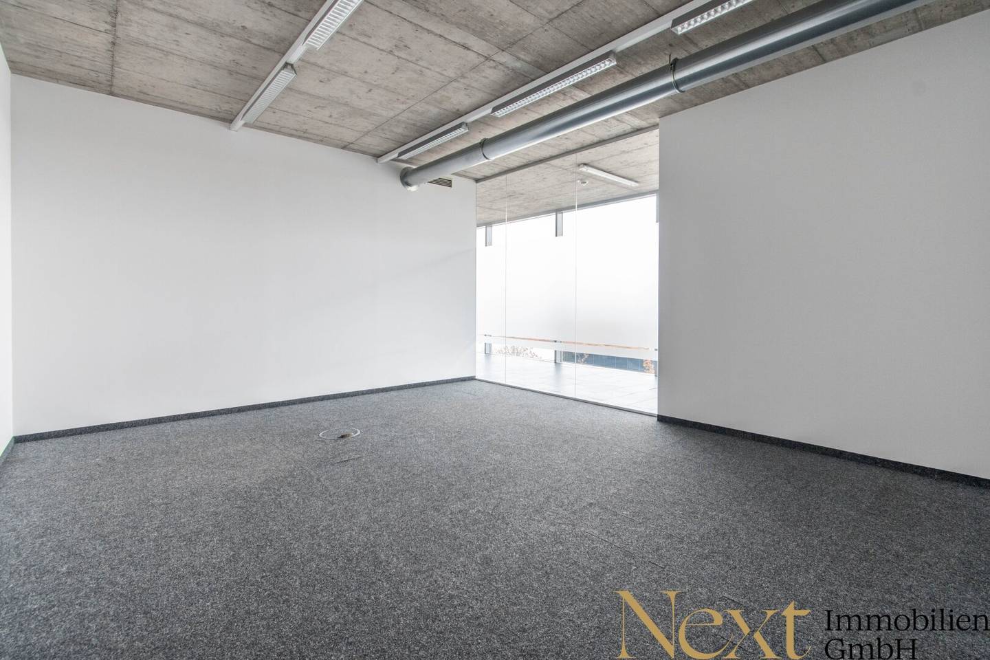 Ideally located office space (optional with storage) in Lenaupark, Linz for rent