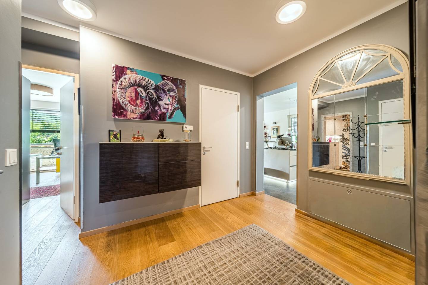 Helle Wohnung mit Balkon und Carport in Weidling