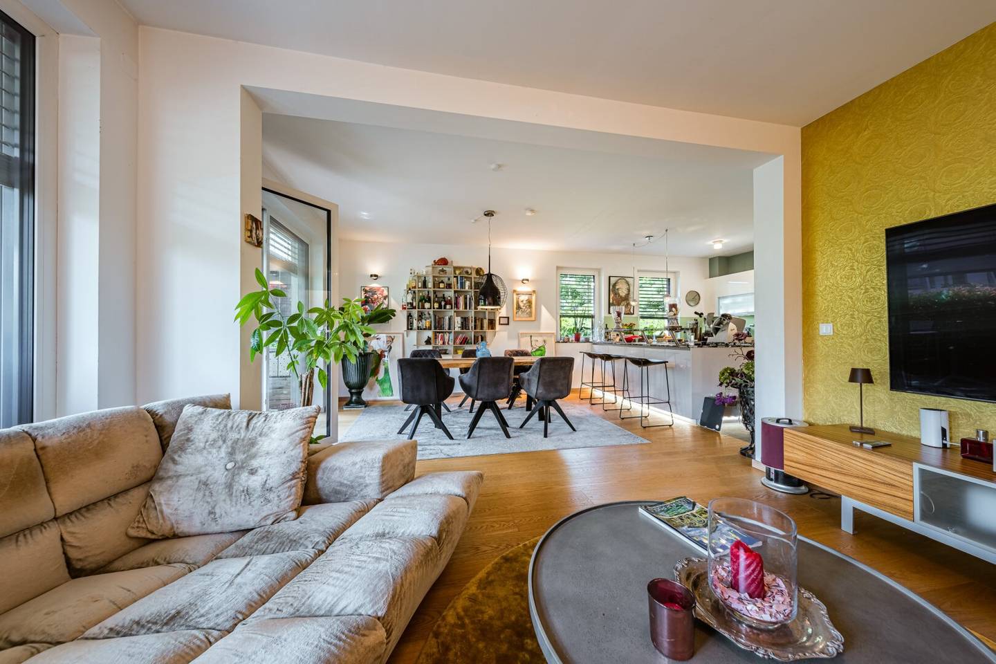 Helle Wohnung mit Balkon und Carport in Weidling
