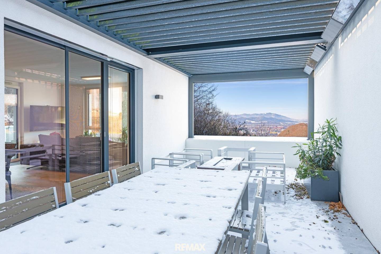 Penthouse with rooftop terrace and garden at Professorfeld