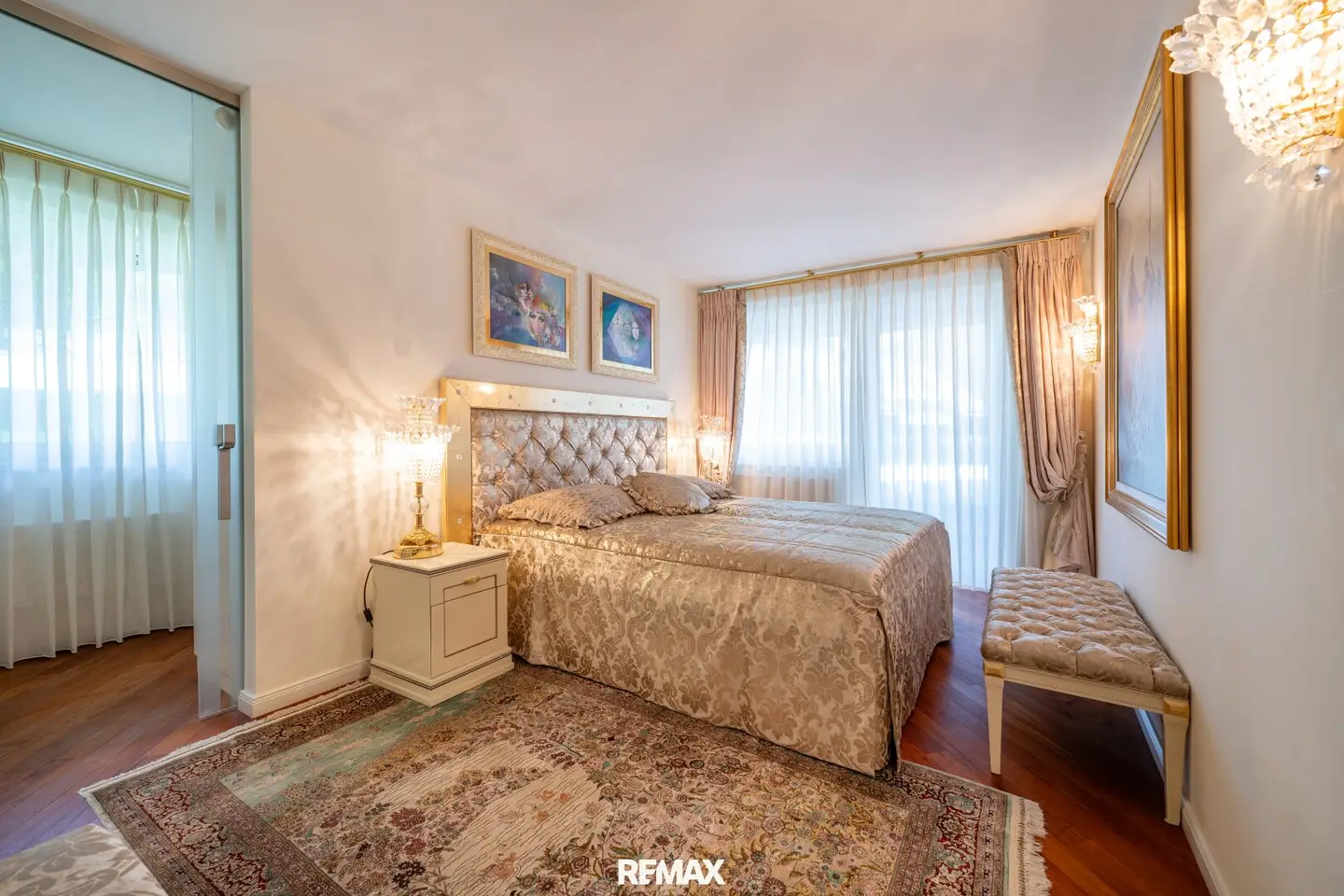 Geräumige Maisonettewohnung mit Balkonen und Doppelgarage