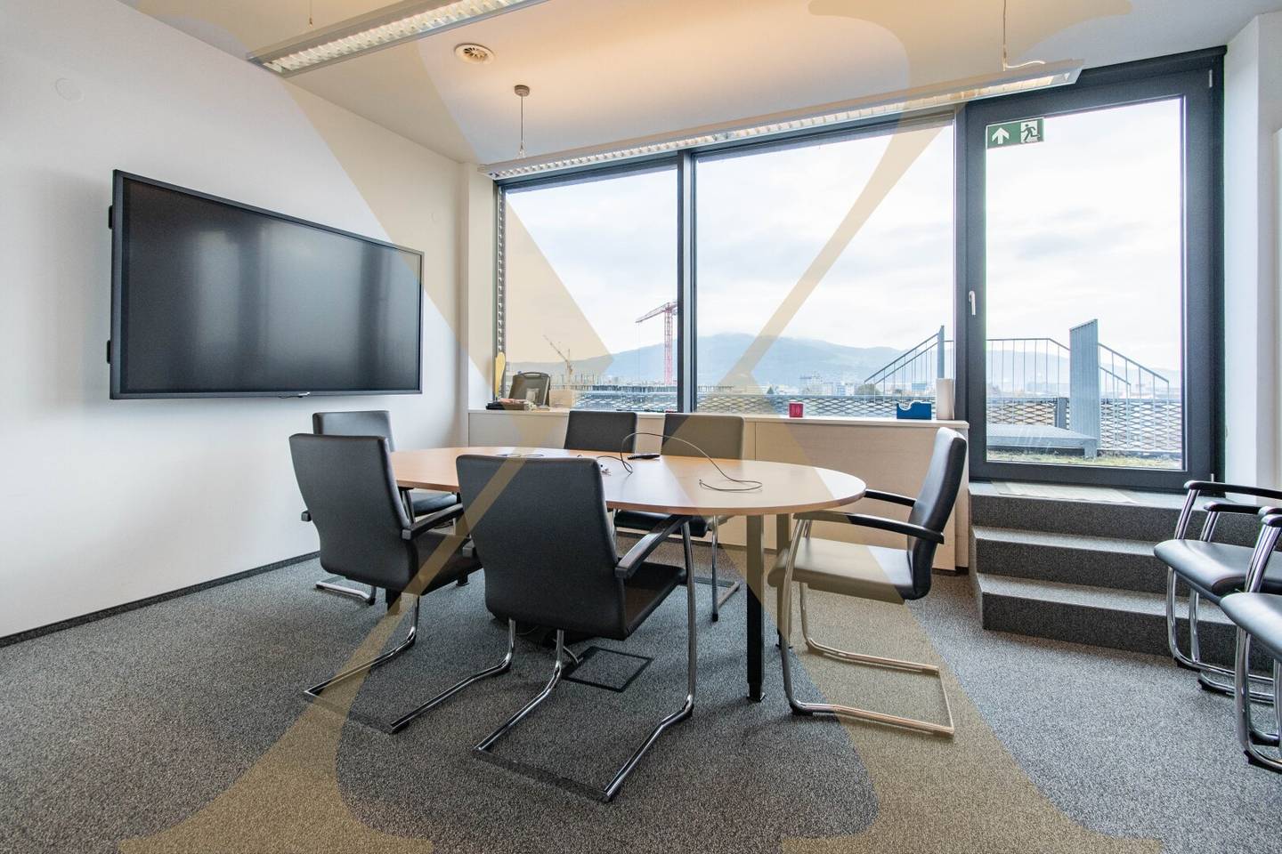 Spacious office space with two roof terraces in the ETECH-Center Linz for rent