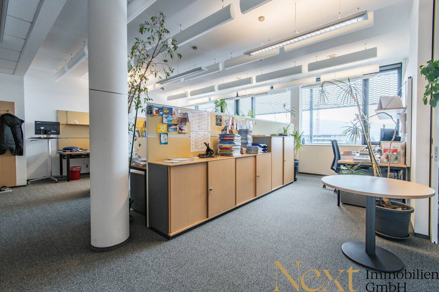 Spacious office space with two roof terraces in the ETECH-Center Linz for rent