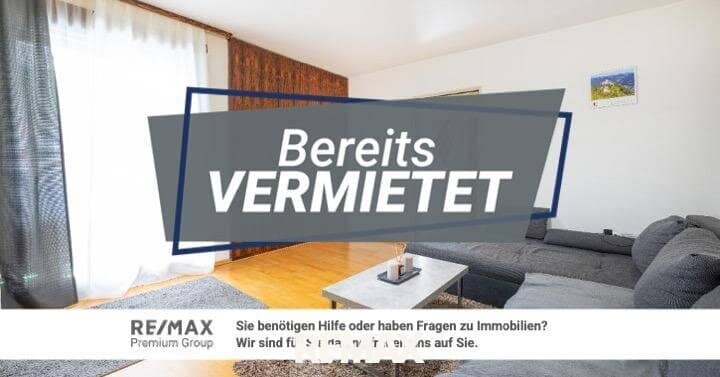 Zur Miete: Gemütliche Garconniere mit Loggia in zentraler Lage Salzburgs<br />Die Wohnung bietet ca. 35m² Wohnfläche und ist ideal für Einzelpersonen oder Paare, die ein stilvolles Zuhause suchen. Das lichtdurchflutete Wohn- und Schlafzimmer gewährt direkten Zugang zur gemütlichen Loggia. Eine separate Küche mit charmanten Retro-Mosaik Fliesen ist mit modernen Geräten ausgestattet. Im Badezimmer mit einer Badewanne und WC bietet ausreichend Stauraum.<br />Zusätzlichen Komfort bietet ein großzügiges Kellerabteil sowie die Nutzung von Waschmaschine, Trockner und Fahrradraum. Die Lage ist optimal mit einer hervorragenden Verkehrsanbindung und vielfältigen Einkaufsmöglichkeiten in unmittelbarer Nähe. Vereinbaren Sie jetzt einen Besichtigungstermin und entdecken Sie Ihr neues Zuhause in Salzburg!<br /><br />Sie sind neugierig geworden und wollen mehr erfahren? <br />Prima. Gerne senden wir Ihnen mehr Details zu diesem Objekt zu. Einfach Ihre Daten vollständig im Kontaktformular angeben, abschicken und schon erhalten Sie digital ein ausführliches Exposé in Ihrem Posteingang. Ihre Daten sind natürlich vertraulich. <br /><br />Nur auf www.remax.at finden Sie neue RE/MAX Immobilien früher und vollständig - und mit der RE/MAX App sofort am Handy!
<p>Der Immobilienmakler erklärt, dass er – entgegen dem in der Immobilienwirtschaft üblichen Geschäftsgebrauch des Doppelmaklers – einseitig nur für den Vermieter tätig ist.</p><br /><p><strong>Infrastruktur / Entfernungen</strong></p><p><strong>Gesundheit</strong><br />Arzt <250m<br />Apotheke <250m<br />Klinik <1.250m<br />Krankenhaus <1.000m<br /><br /><strong>Kinder & Schulen</strong><br />Schule <750m<br />Kindergarten <250m<br />Universität <500m<br />Höhere Schule <2.750m<br /><br /><strong>Nahversorgung</strong><br />Supermarkt <250m<br />Bäckerei <250m<br />Einkaufszentrum <250m<br /><br /><strong>Sonstige</strong><br />Bank <250m<br />Geldautomat <250m<br />Post <1.000m<br />Polizei <750m<br /><br /><strong>Verkehr</strong><br />Bus <250m<br />Bahnhof <1.250m<br />Autobahnanschluss <5.000m<br />Flughafen <4.750m<br /><br /><sub>Angaben Entfernung Luftlinie / Quelle: OpenStreetMap</sub></p><br />