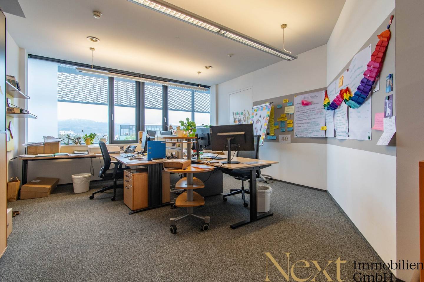 Generous office space with a view of the Pöstlingberg in the ETECH-Center Linz for rent