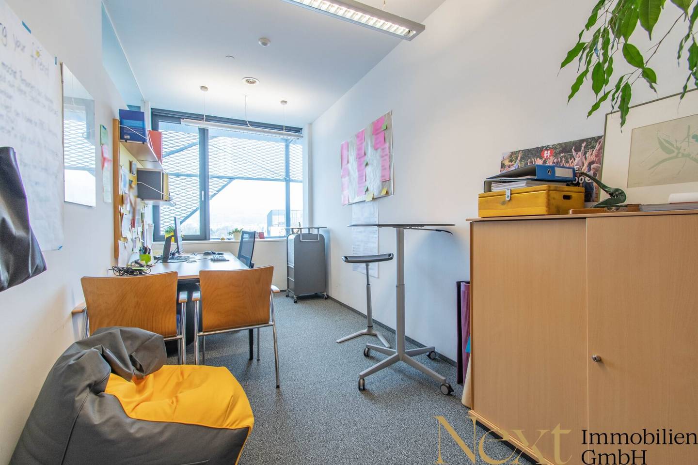 Generous office space with a view of the Pöstlingberg in the ETECH-Center Linz for rent