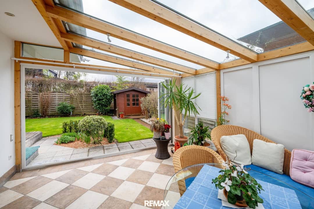 Wintergarten mit Fußbodenheizung, beschattbar