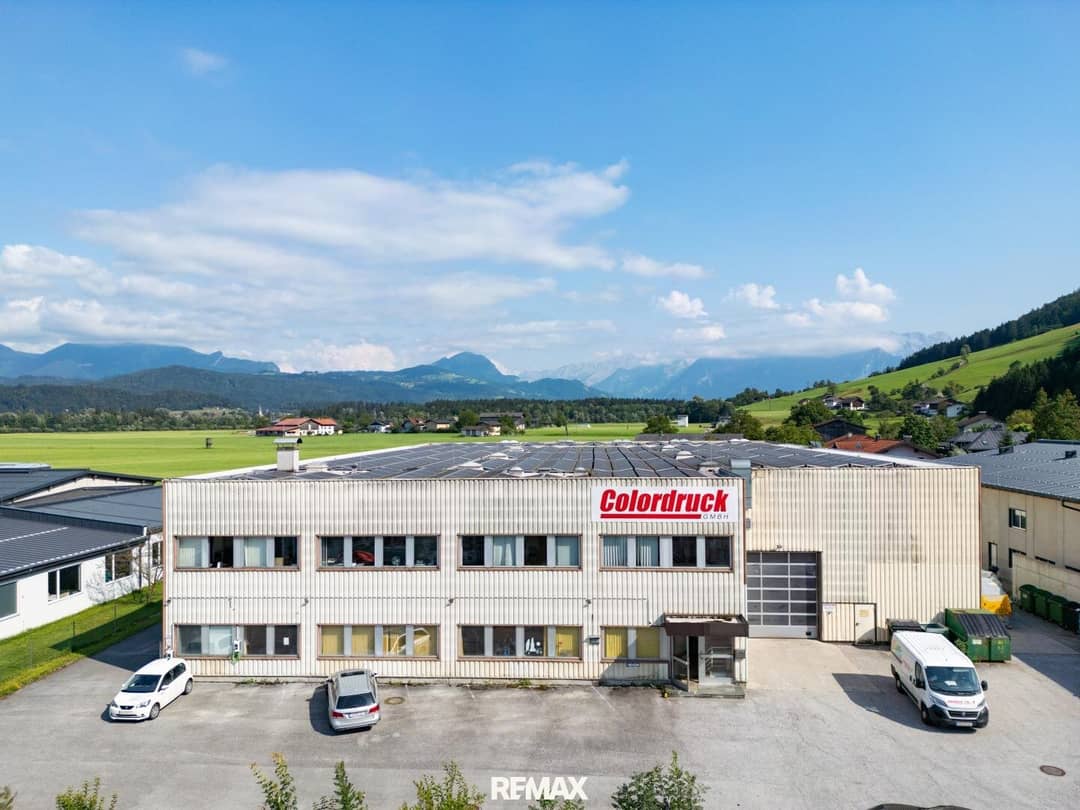 Commercial property with production hall and photovoltaics