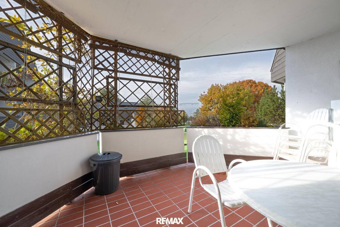 Maisonette apartment with loggia and indoor pool by Lake Attersee