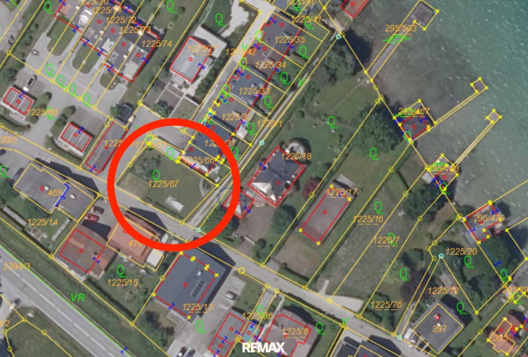 Building plot a few meters from Lake Mondsee