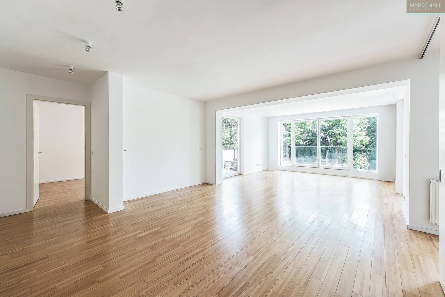 Garden apartment with private garden in Cottageviertel