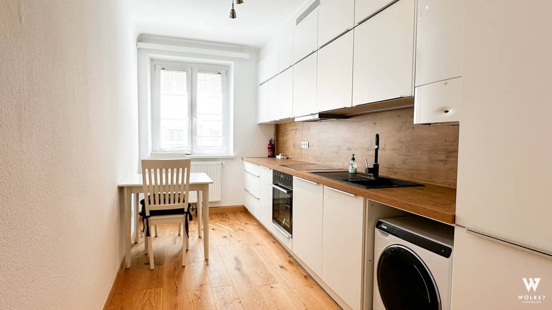 Bright 2-room apartment with elevator and cellar storage