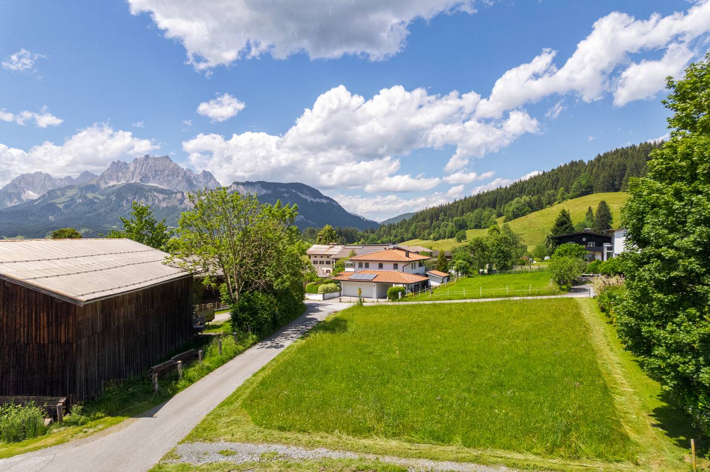 Grundstück mit Bergblick in sonniger Lage