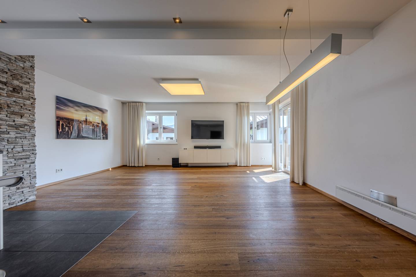 Modernisierte Maisonettewohnung mit Balkonen und Tiefgarage