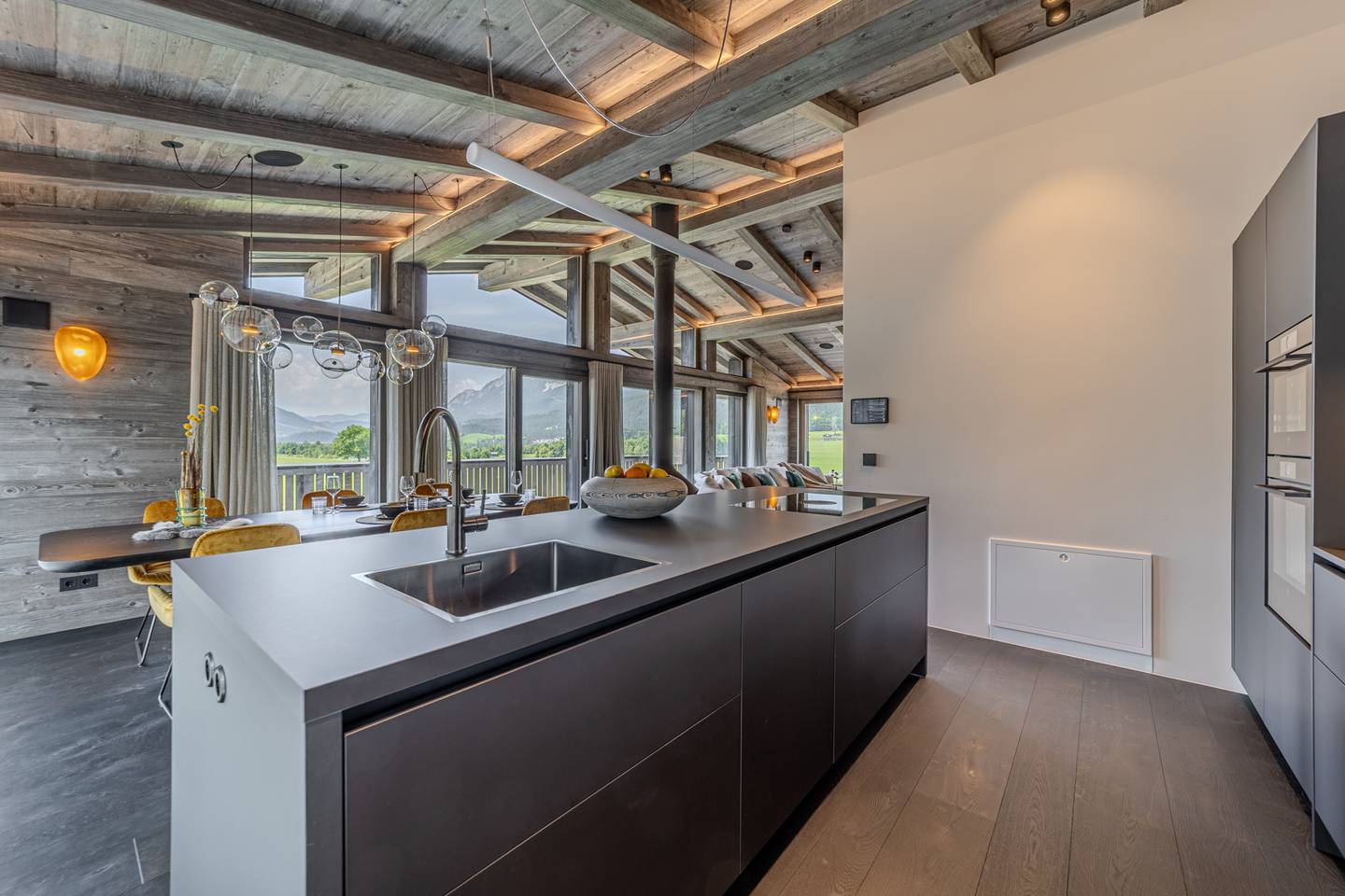 Chalet mit Panoramablick und Ski in Ski out Lage