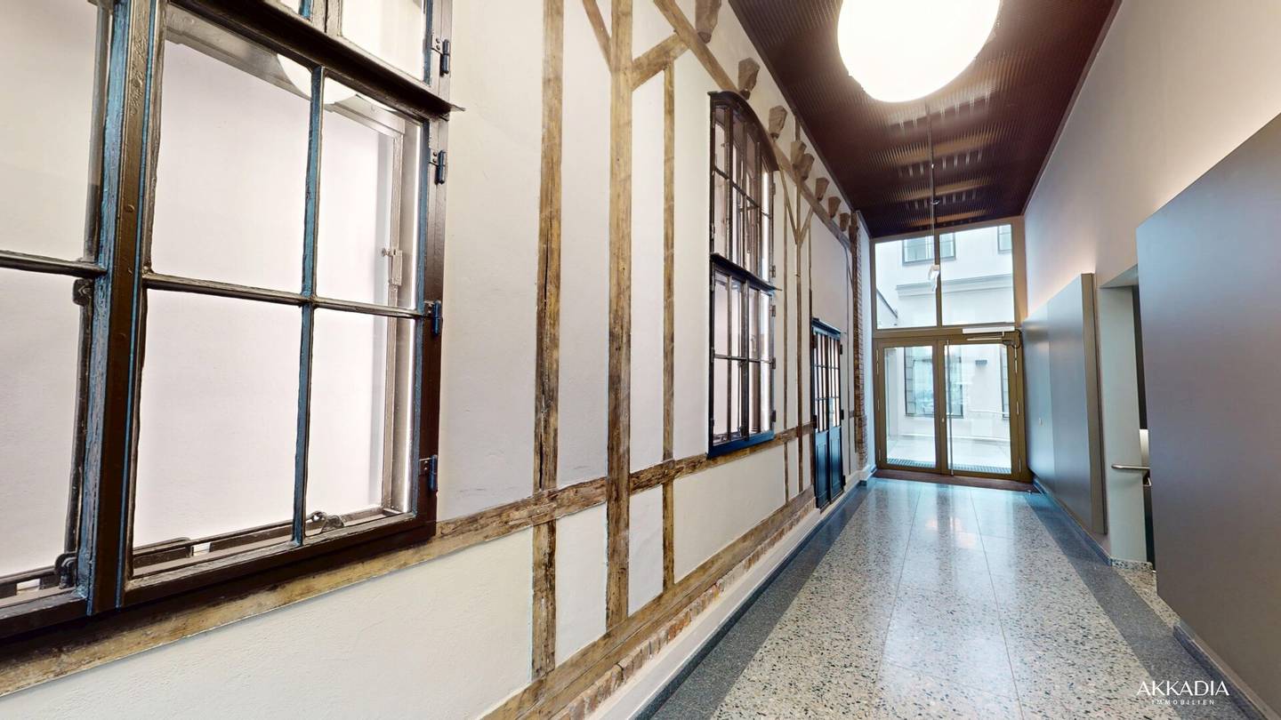 Rented courtyard house with three units in the Margareten scene district