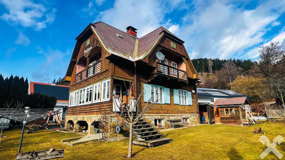 Charmantes Einfamilienhaus mit Veranda und sonnigem Grundstück