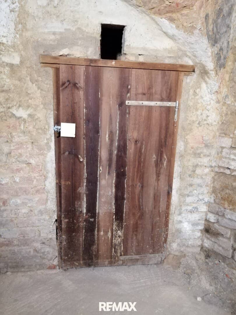 Cellar Storage in the Heart of Vienna