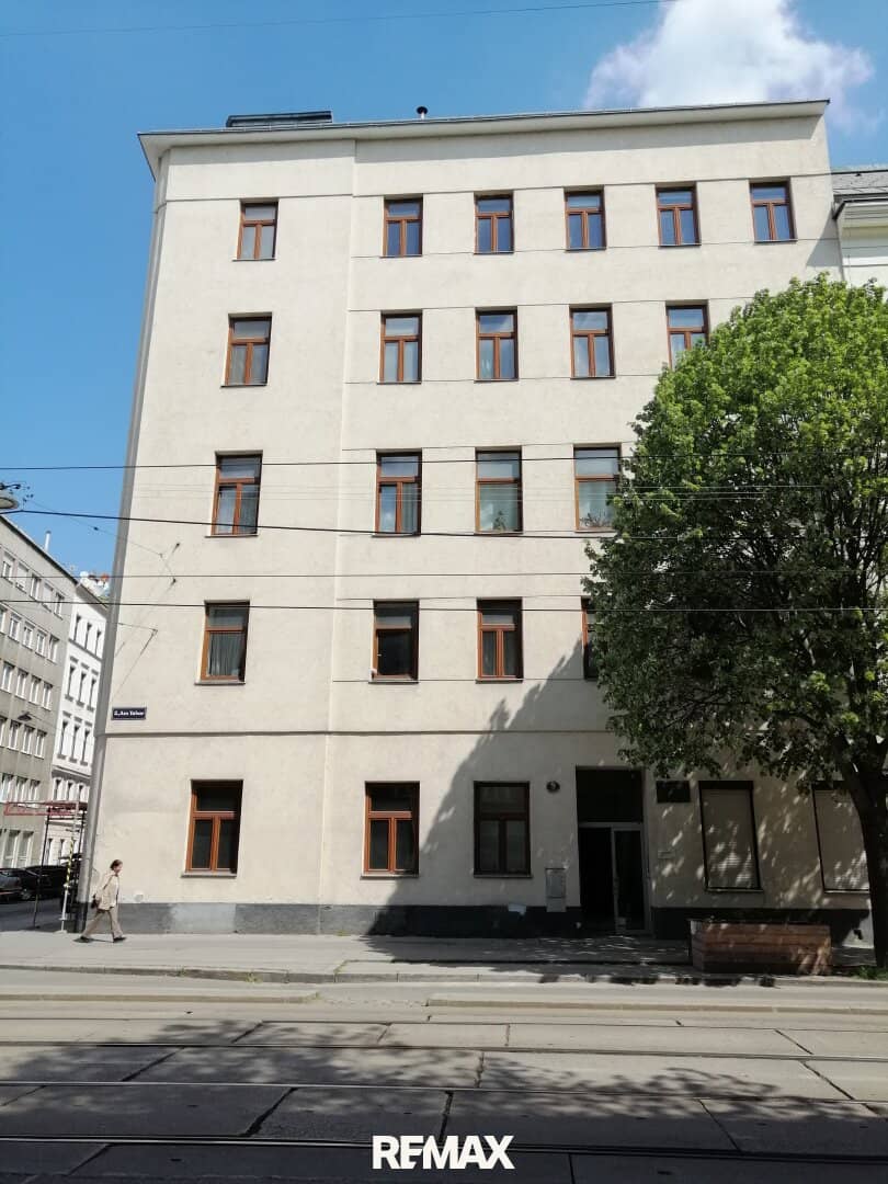 Cellar Storage in the Heart of Vienna