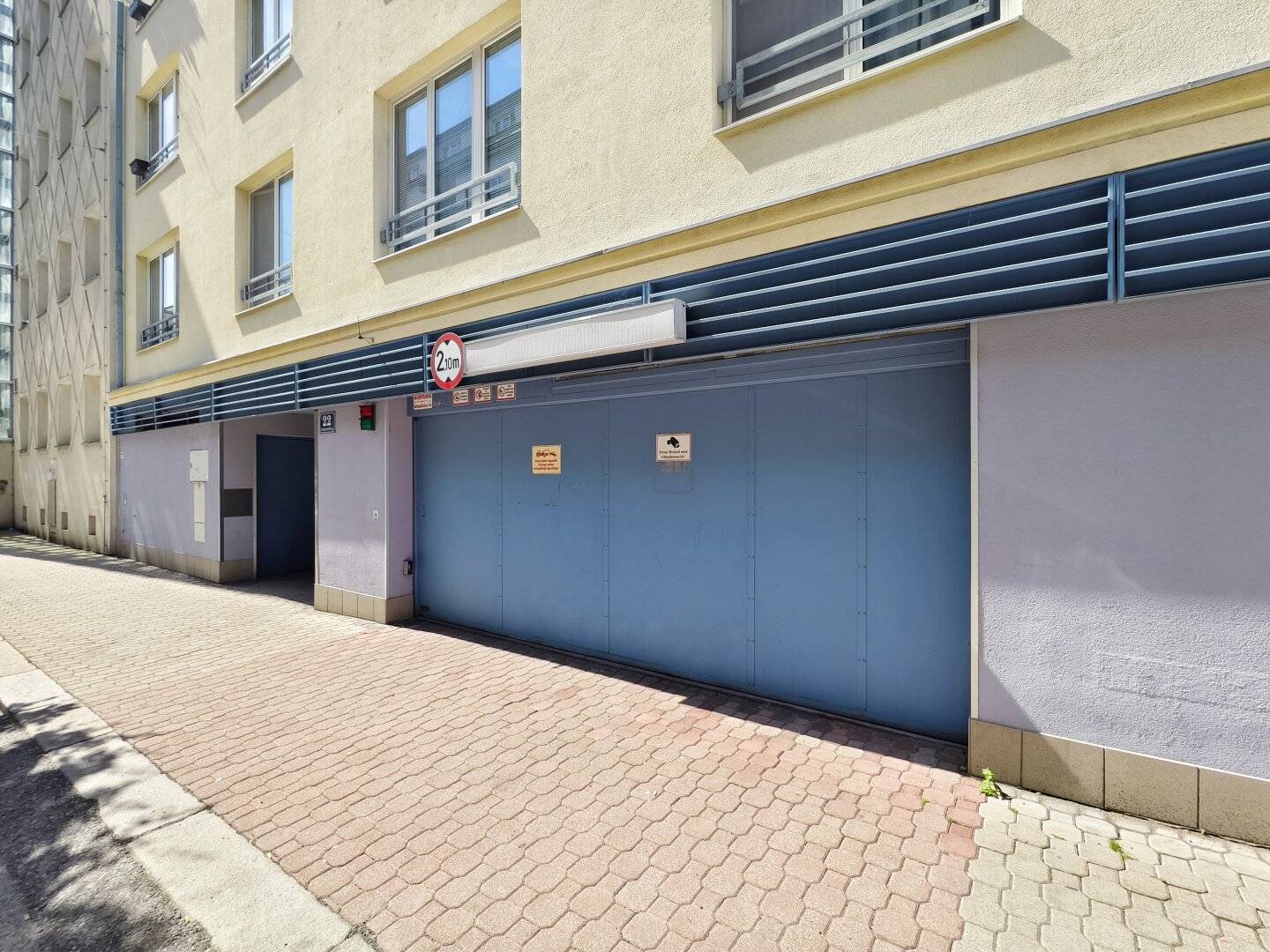 Tiefgaragenstellplatz in zentraler Lage bei U3 Kardinal-Nagl-Platz