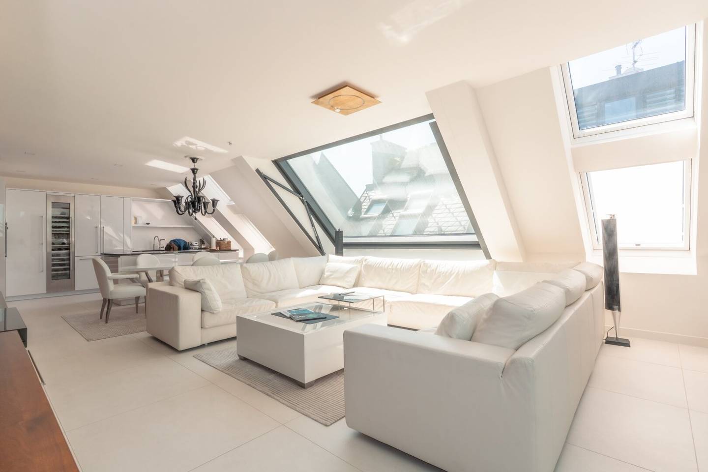 Dachgeschosswohnung mit großer Dachterrasse und Garagenplatz