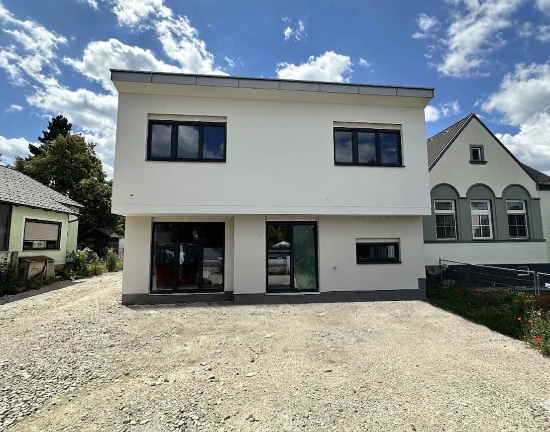 New build house with garden and terrace in quiet location
