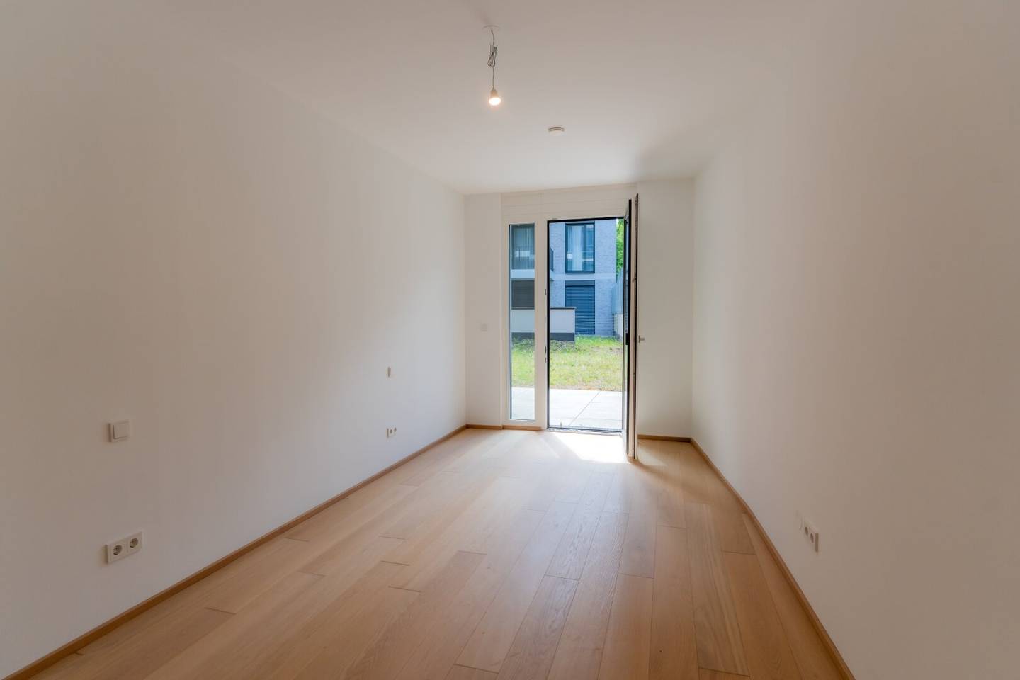 New build apartment with sunny terrace near Pötzleinsdorfer Schlosspark