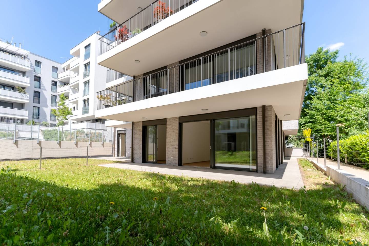 New build apartment with south terrace near Pötzleinsdorfer Schlosspark