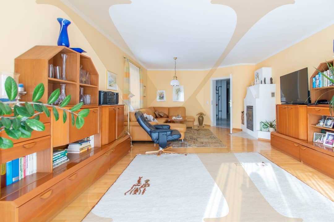 Erdgeschosswohnung mit Garten und Schwimmbecken