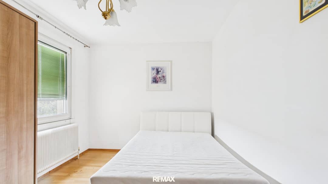 2 Room Apartment with Loggia near Donau Auen National Park