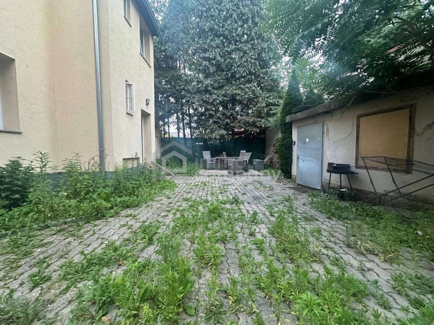 Zinshaus mit vier Wohnungen in zentraler Lage