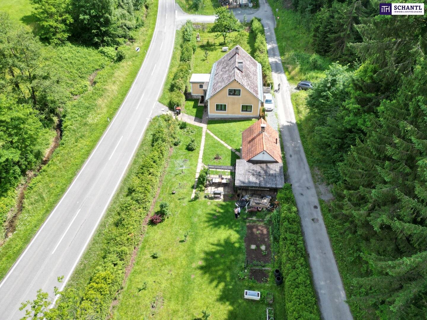 Einfamilienhaus mit großer Terrasse und 2270 m² Grundstück