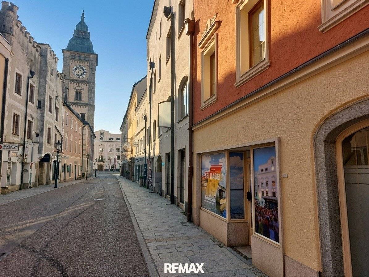 Retail space in central Enns location