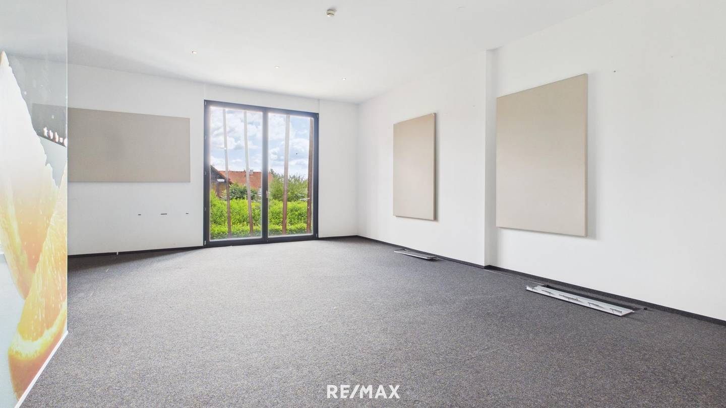 Office Space with Parquet and Air Conditioning amid Greenery