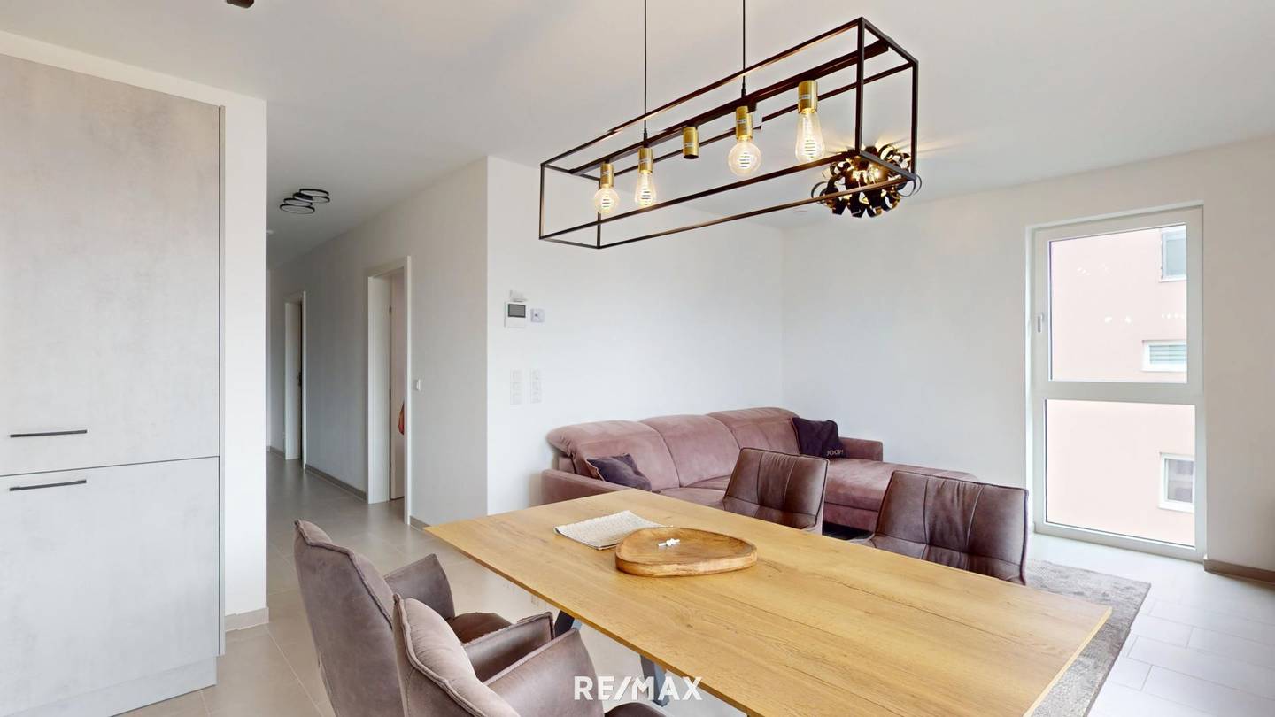 Neubauwohnung mit zwei Balkonen und zwei Tiefgaragenplätzen