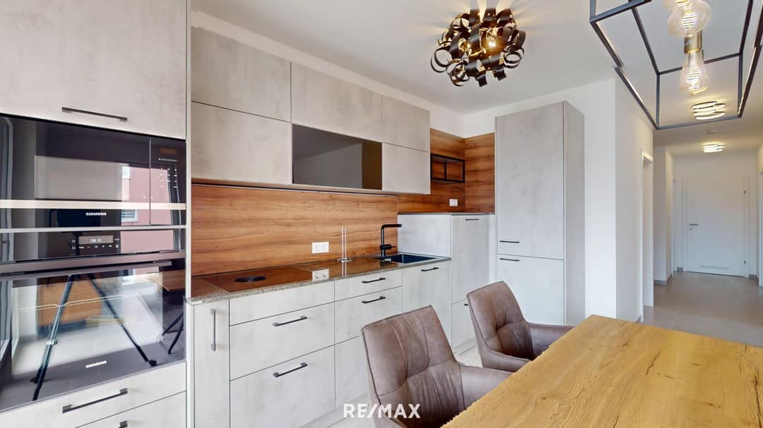 Neubauwohnung mit zwei Balkonen und zwei Tiefgaragenplätzen