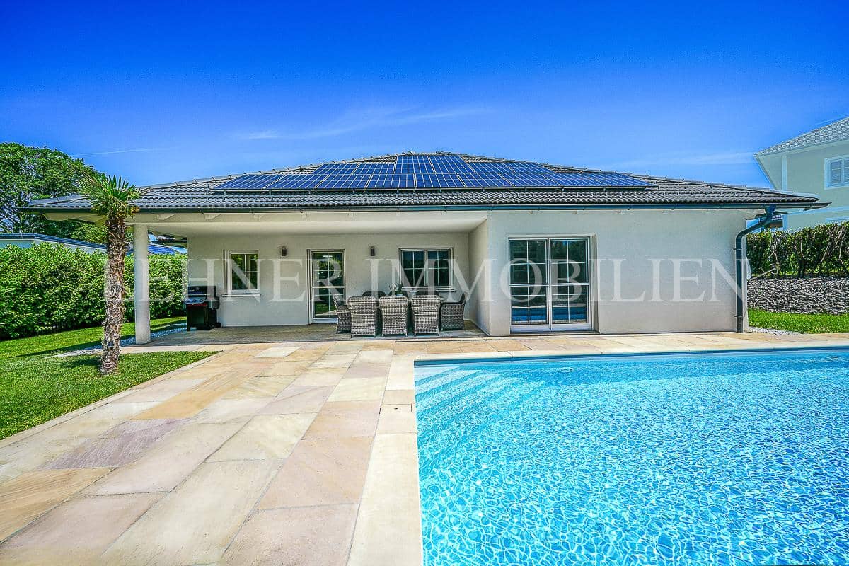 Bungalow mit Swimmingpool in ruhiger Südlage