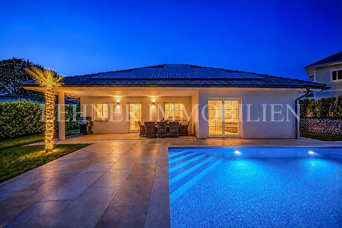 Bungalow mit Swimmingpool in ruhiger Südlage