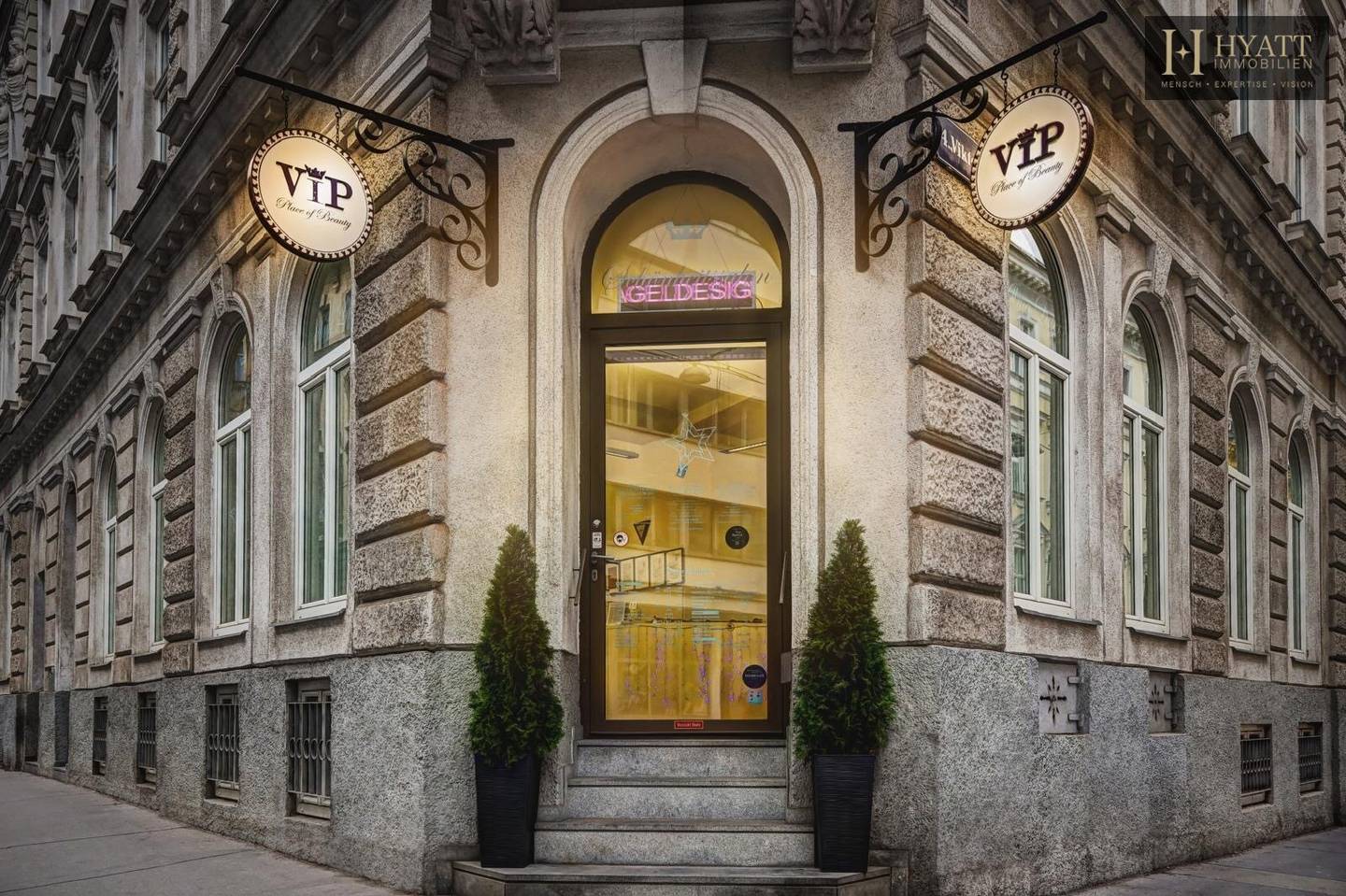 Praxis mit separater Küche nahe Belvedere