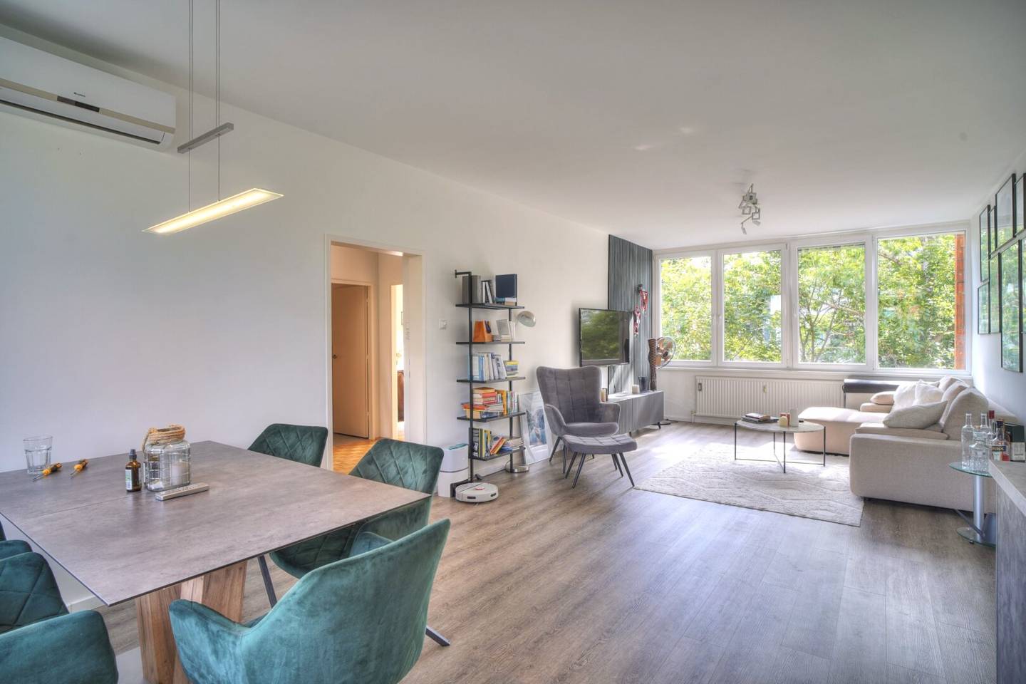 Modernisierte Etagenwohnung mit Loggia und Klimaanlage