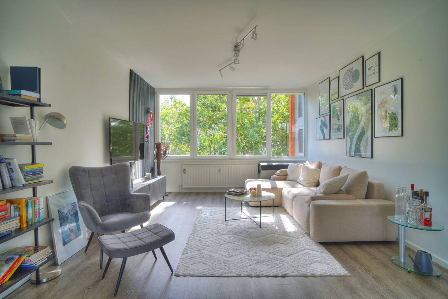 Modernisierte Etagenwohnung mit Loggia und Klimaanlage