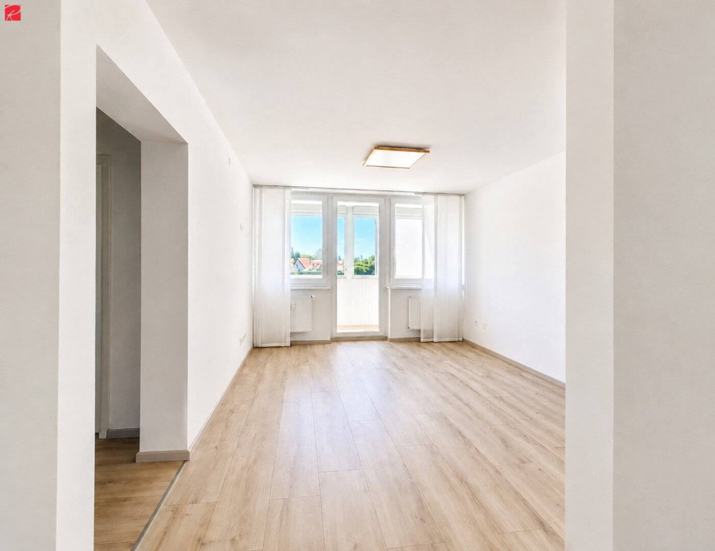Modernized apartment with two sunny loggias