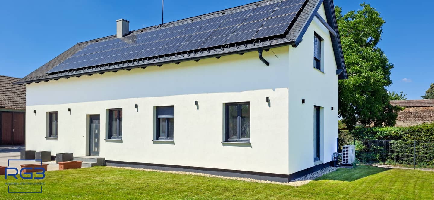 Energy-conscious single-family house with 164m² living area and large garden