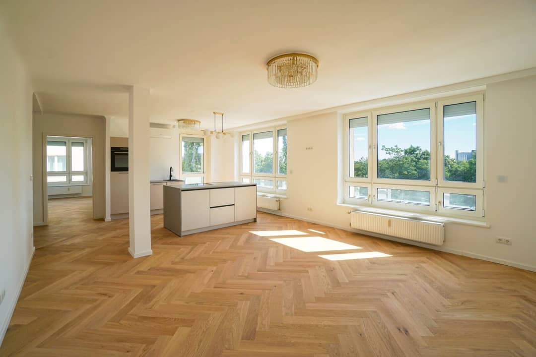 Sanierte Wohnung mit Balkon und Blick auf Schloss Belvedere