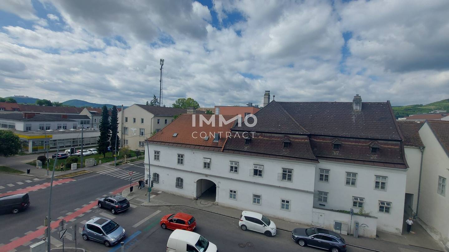 Großzügige Bürofläche mit Klimaanlage Aufzug und Stadtblick