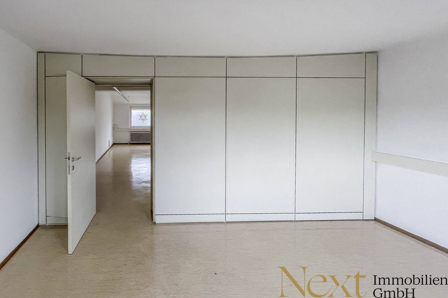 Great office spaces in an excellent location near Plus City Pasching for rent