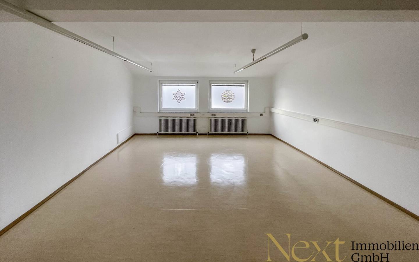 Great office spaces in an excellent location near Plus City Pasching for rent