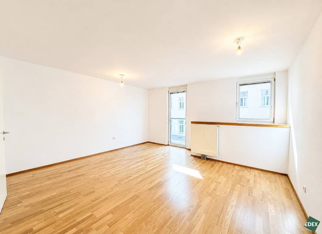 Bright New Build Apartment with Storage Room and Lift in Courtyard