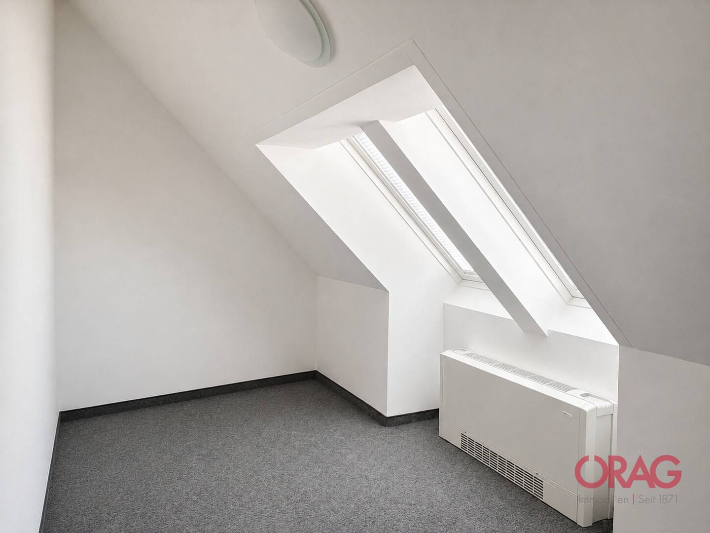 Office Space with Rooftop Terrace and Flexible Layout