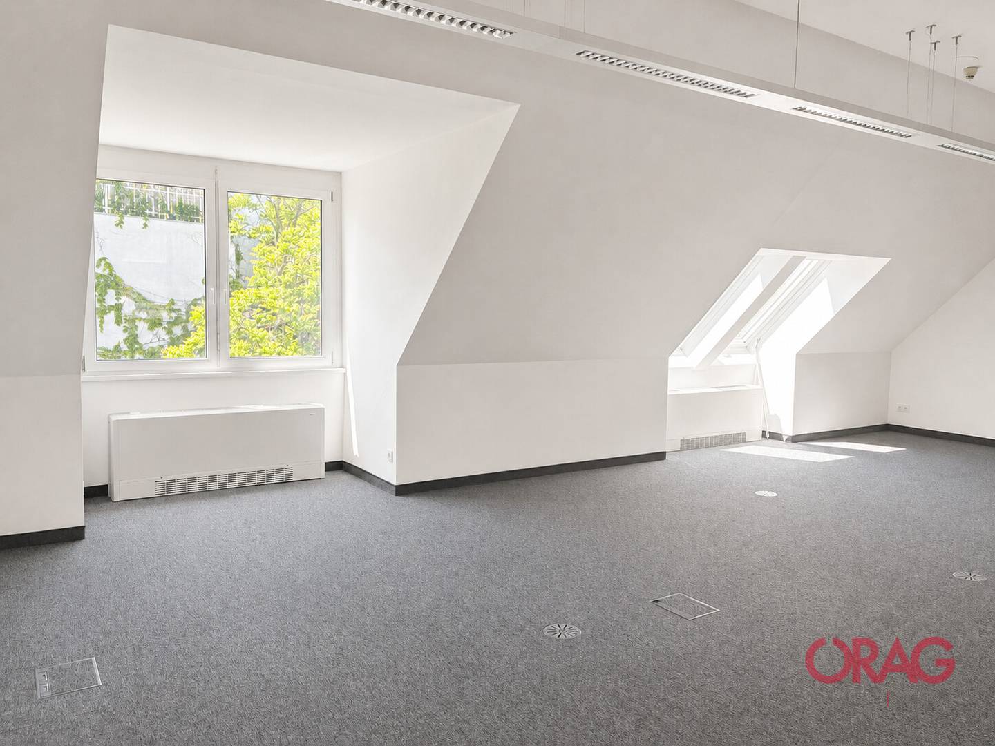 Office Space with Rooftop Terrace and Flexible Layout